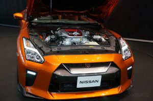 NISSAN GT-R 2017 アルティメイトシャイニーオレンジ　エンジンハウス内の写真